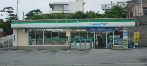 コンビニ　沖縄ファミリーマート 宜野湾上原店（コンビニ）まで569m