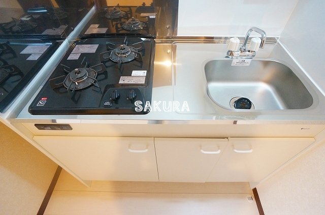 キッチン　広々使える快適な調理スペースです♪