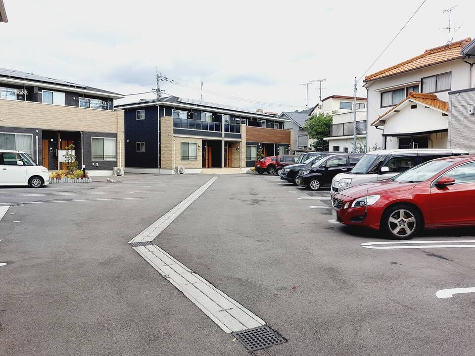 駐車場　駐車場