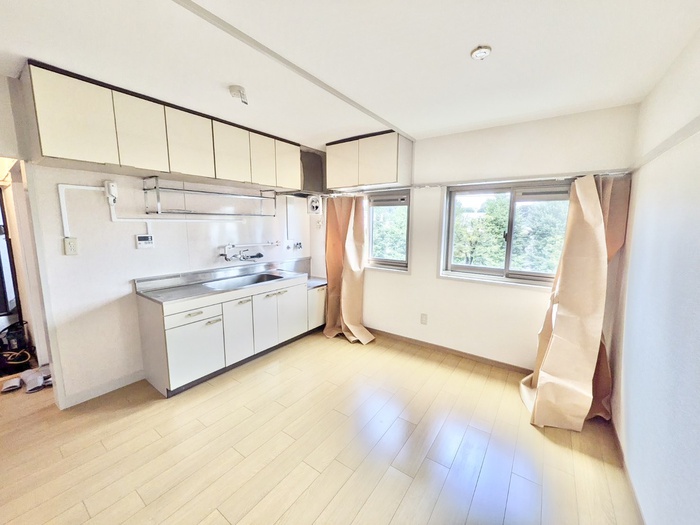 富士見町住宅29号棟の居間写真