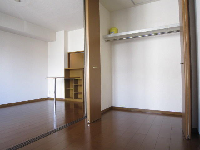 収納　洋室３帖、クローゼット