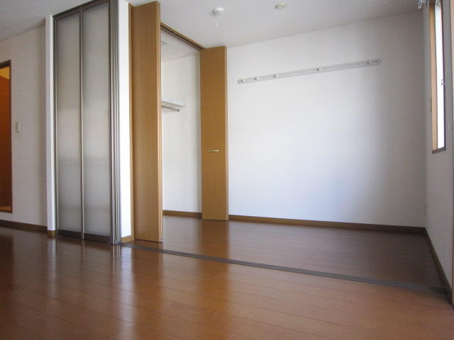 その他部屋・スペース　ＬＤＫ１０帖、洋室３帖