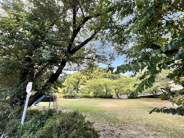 その他　近くに公園があります。