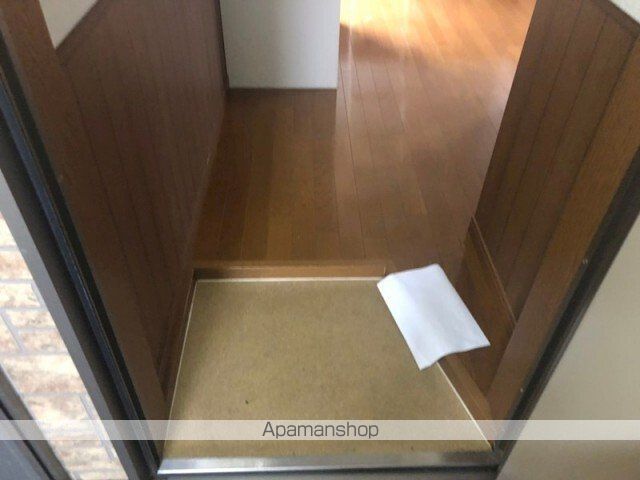 西武新宿線 下井草駅 徒歩7分 2階建 築20年の玄関写真