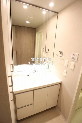 地下鉄御堂筋線 江坂駅 徒歩3分 11階建 築13年の内装写真