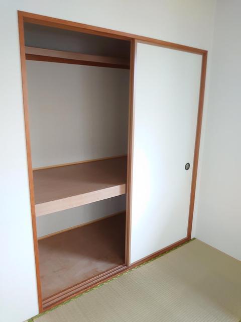 収納　押入