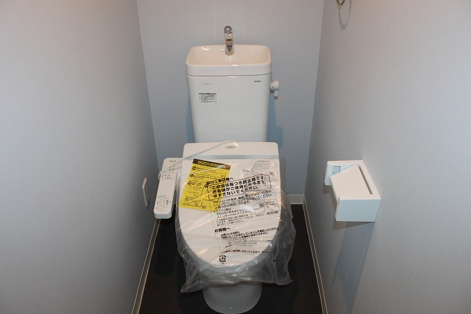 地下鉄谷町線 八尾南駅 徒歩8分 3階建 築9年のトイレ写真