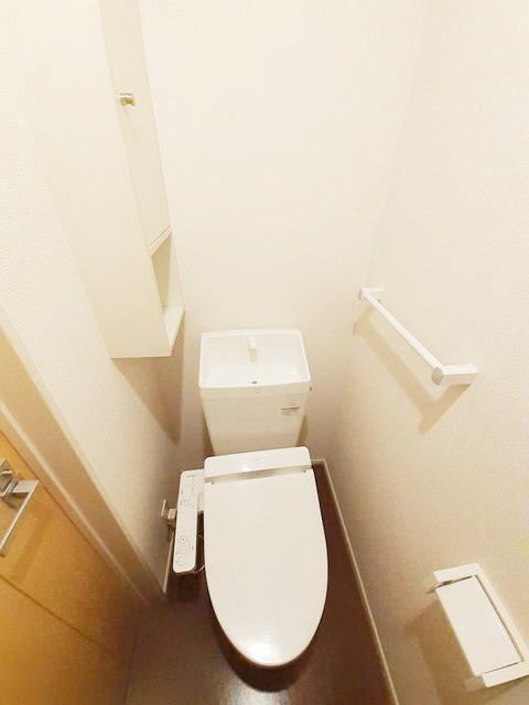カームリーハウスBのトイレ写真