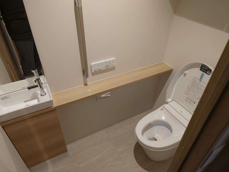 地下鉄東西線 東山駅 徒歩3分 5階建 築3年のトイレ写真