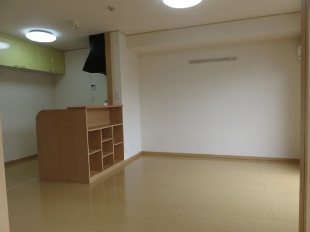 グランドゥールKの居間写真
