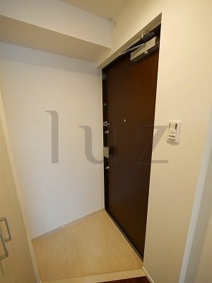 アンベリールマーロ横濱の玄関写真