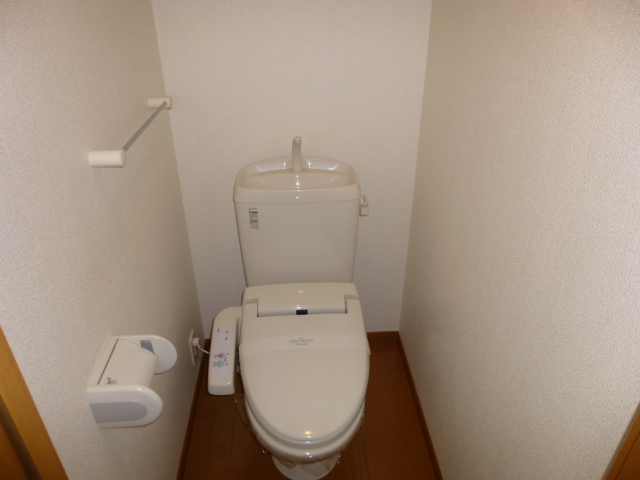ＪＲ南武線 平間駅 徒歩4分 8階建 築18年のトイレ写真