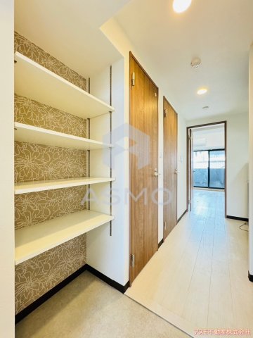 玄関　同マンション別部屋　参考写真