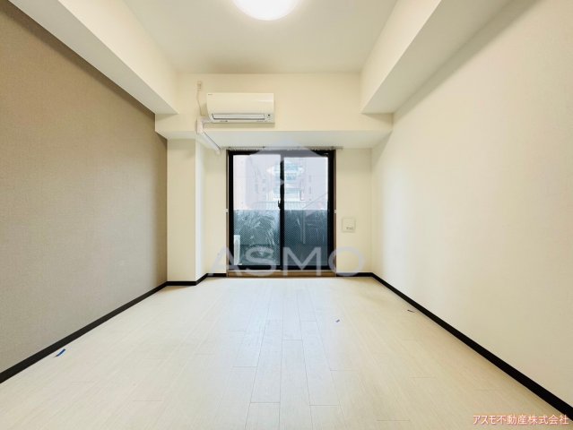 居室・リビング　同マンション参考写真