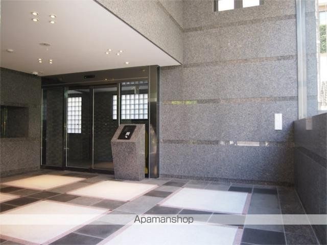 ルーブル泉岳寺前の外観写真