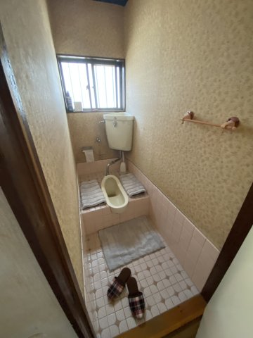 万野原新田戸建のトイレ写真