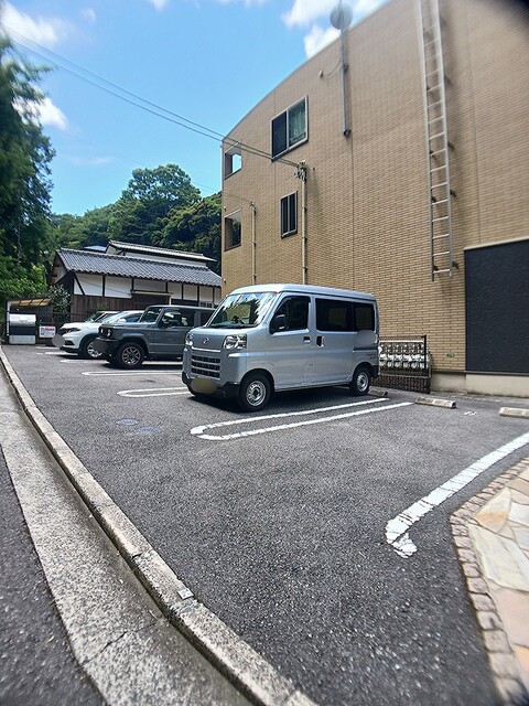 駐車場　アゴラ　カザ（2014年築）