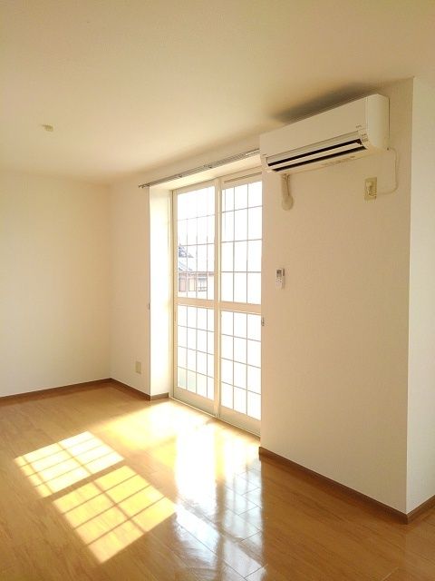 ピースオブライフ IIの居間写真