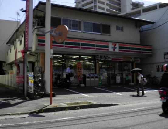 コンビニ　セブンイレブン本中山店（コンビニ）まで196m