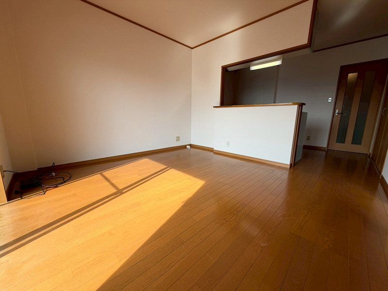 プレイン野里の居間写真
