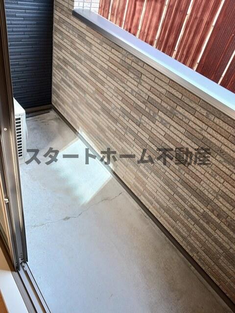 バルコニー　お洗濯にも便利なバルコニー付き