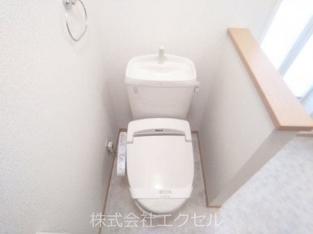 トイレ　ウォシュレット完備です。