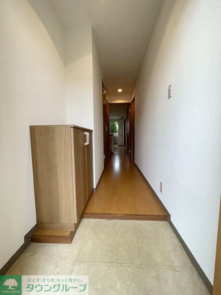 グリーンヒルズ高坂の玄関写真