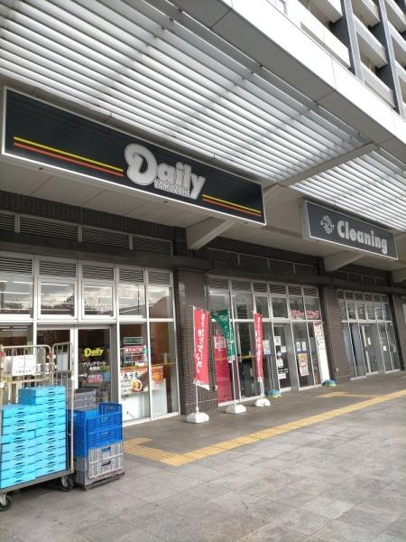 コンビニ　デイリーヤマザキブリリアマーレ有明店（コンビニ）まで10m