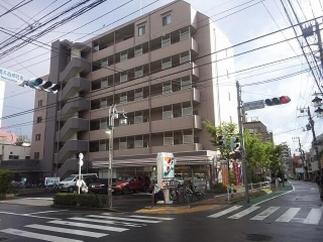 建物外観　マンション１Ｆはセブンイレブ…