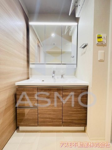 洗面設備　同マンション別部屋　参考写真