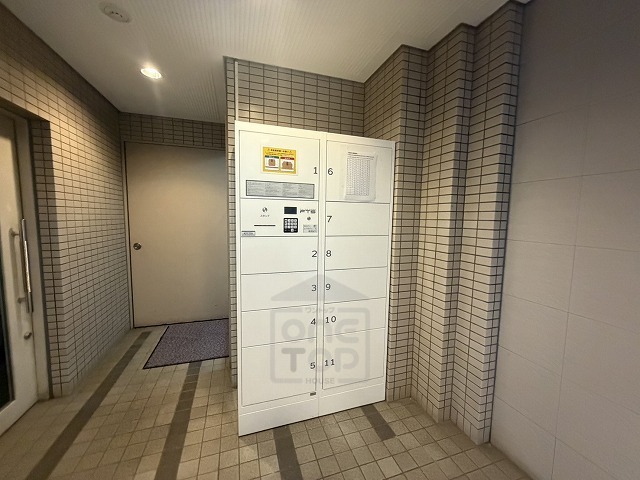 コンビニ　ファミリーマート　豊中岡町北（コンビニ）まで323m