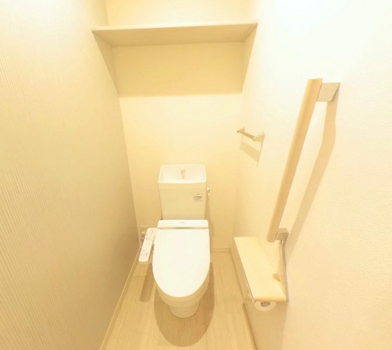 トイレ　※他号室の写真です