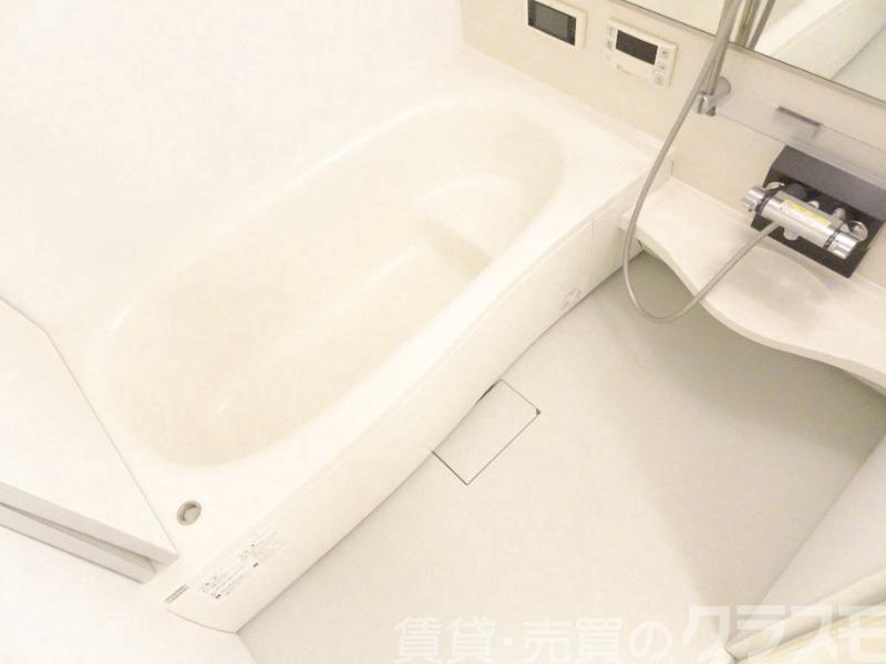 バス・シャワールーム　浴室乾燥機＆追焚機能付き広々バスルーム♪