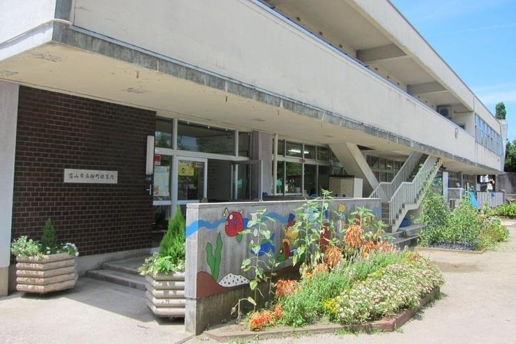 幼稚園・保育園　富山市立柳町保育所（幼稚園・保育園）まで450m