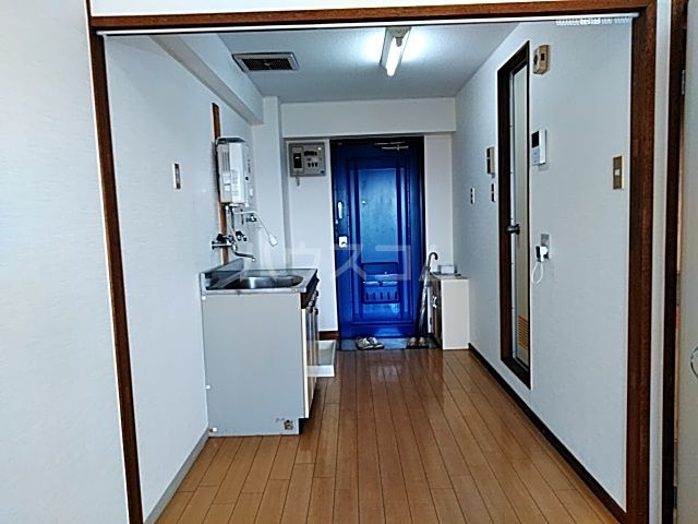 【瀬戸市田中町のマンションの玄関】