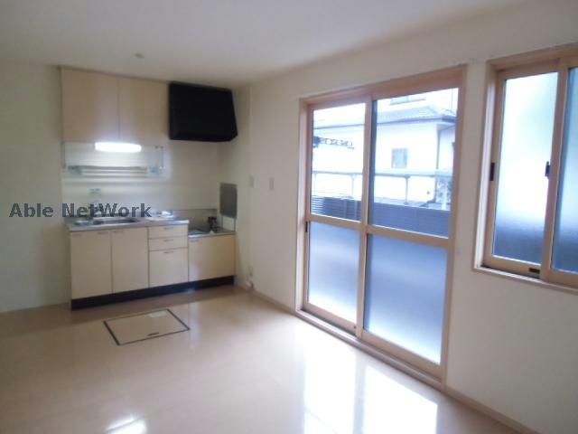 居室・リビング　同棟別部屋写真