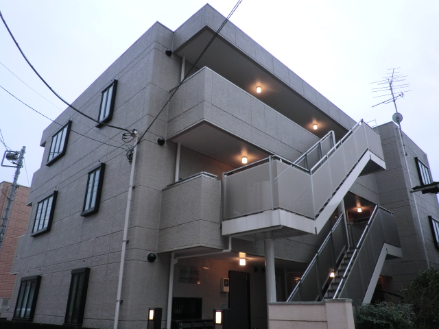川崎市中原区上小田中のマンションの建物外観