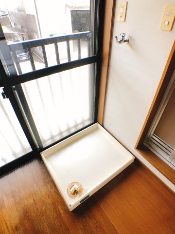 その他設備　2F室内に洗濯機置き場もあります★