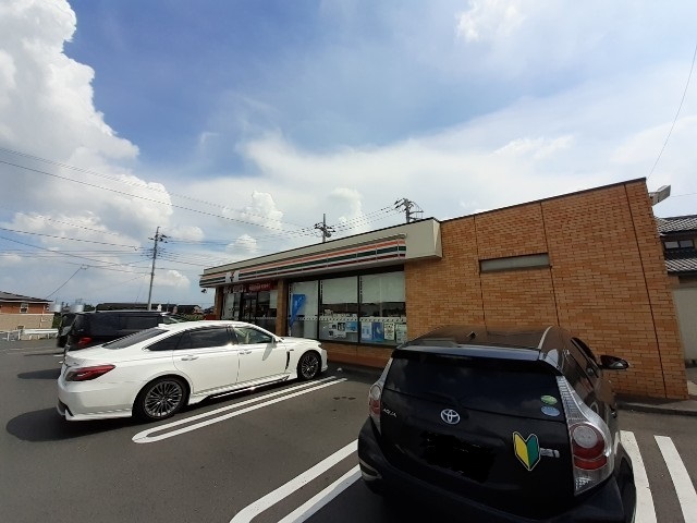 コンビニ　セブンイレブン赤堀今井店（コンビニ）まで700m