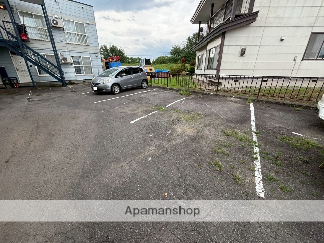 駐車場　駐車場