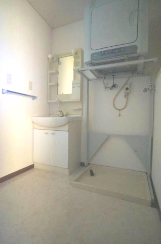 洗面設備　ガス乾燥機ついています