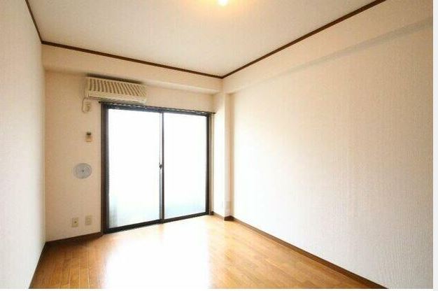 居室・リビング　＊同物件、別部屋になります。