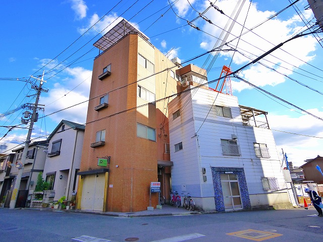 奈良市柳町のマンションの建物外観