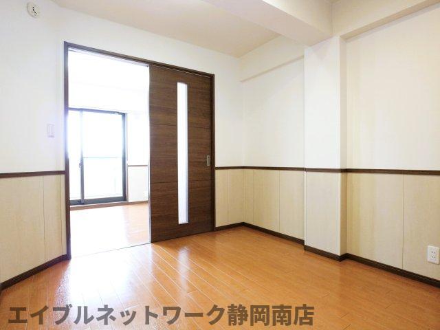 その他　きれいな洋室です