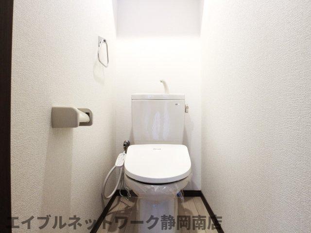 トイレ　トイレもきれいです