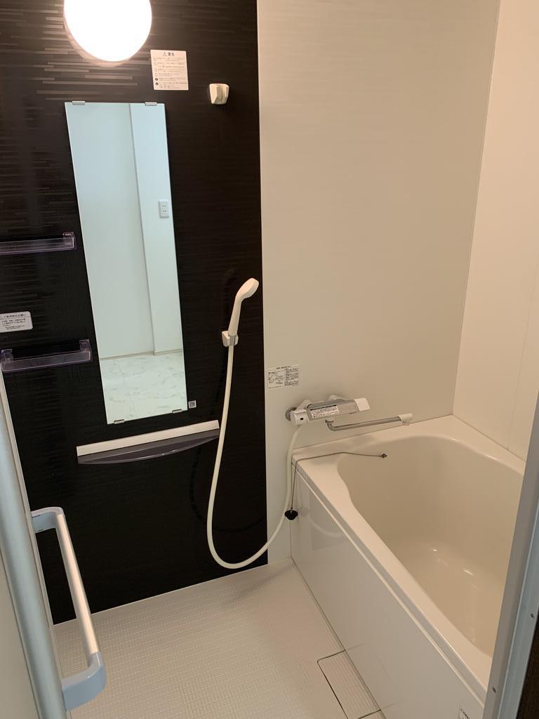 バス・シャワールーム　オシャレなユニットバス