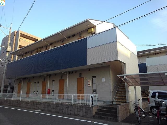 福岡市西区田尻のアパートの建物外観