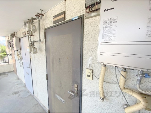 玄関　インターホン