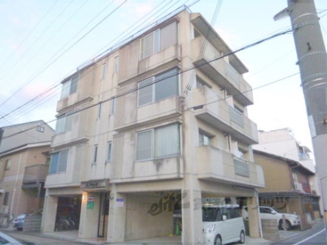 京都市中京区壬生松原町のマンションの建物外観