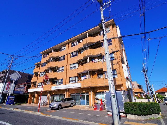 小平市仲町のマンションの建物外観